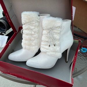 Jennifer Lopez Fur White Boots